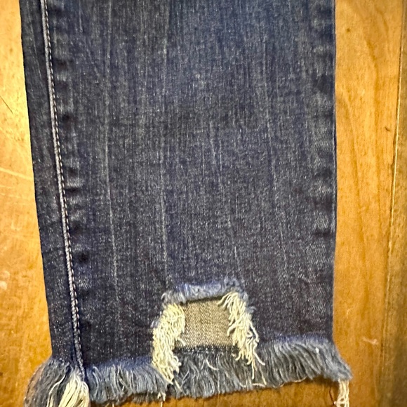 Mid Rise Distressed Ankle Crop Jeans - Picture 7 of 14